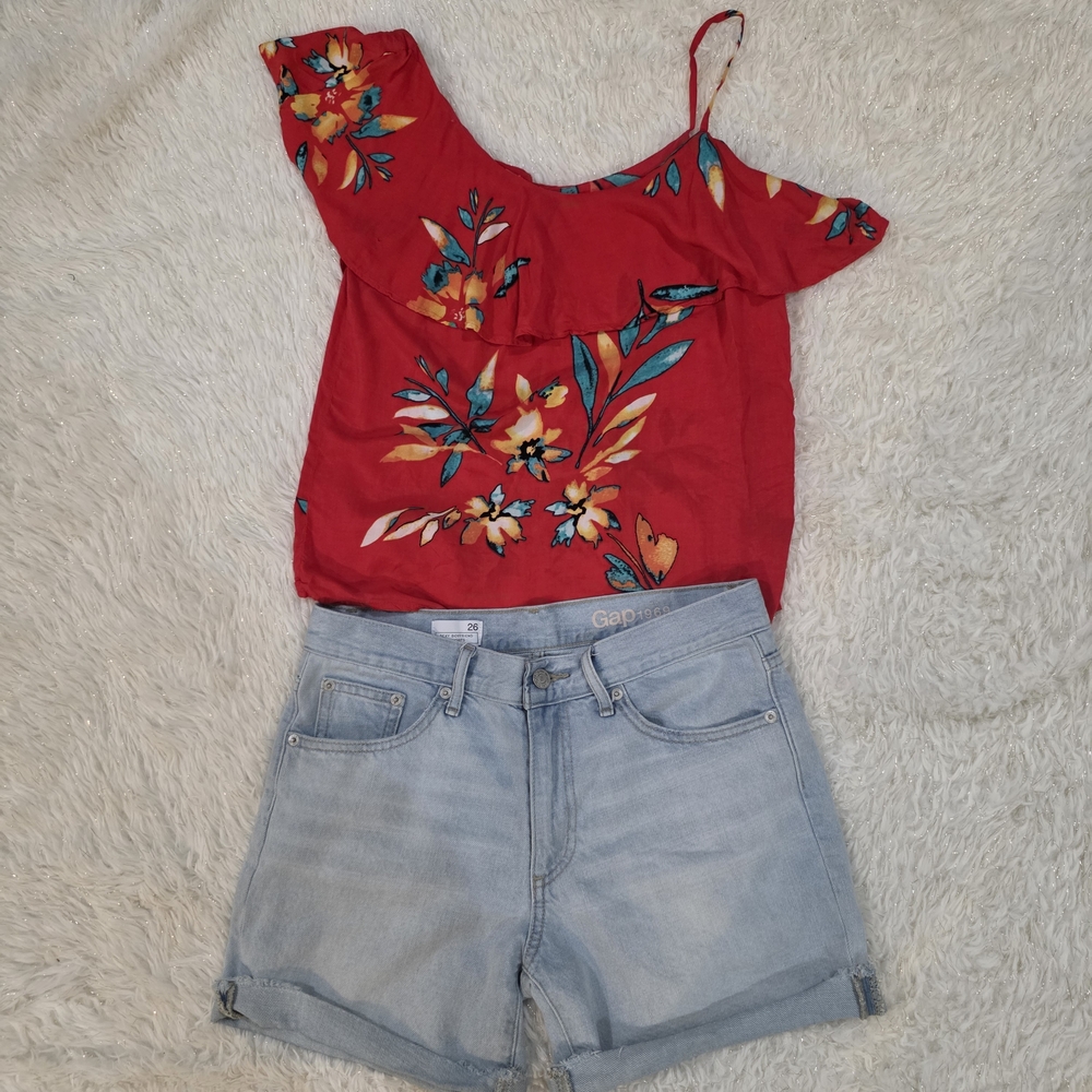 Bundle Express Tropical One Shoulder Ruffle Top S Gap Sexy Bf Jeanโ Shorts 26